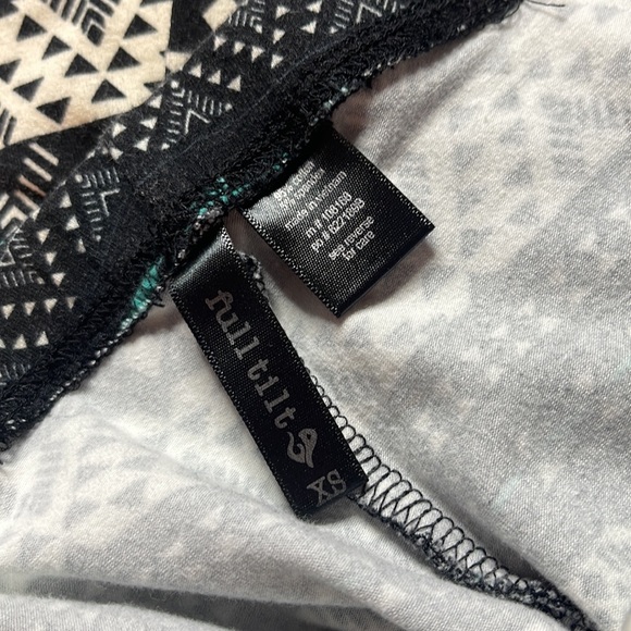 Full Tilt leggings - SIZE: XS - Picture 3 of 3